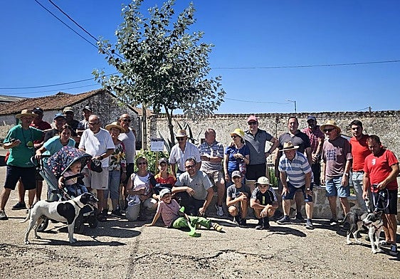 Foto de grupo de los vecinos de Juzbado.