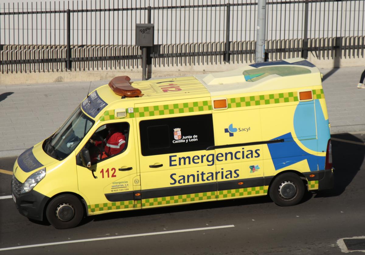 Herido tras volcar con su turismo en Monterrubio de la Sierra