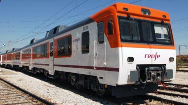 Imagen antes - El viejo tren de Portugal que quiere llegar a Salamanca se queda sin locomotoras para el viaje