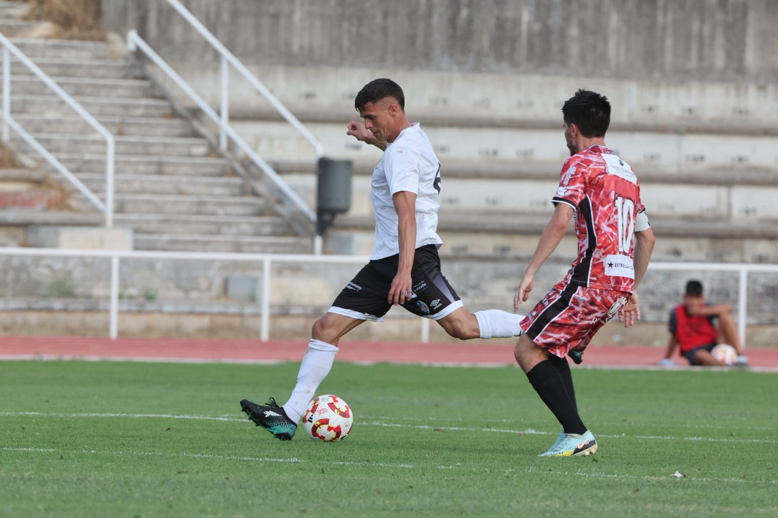 El Salamanca UDS deja escapar la victoria en el último suspiro ante el Guijuelo