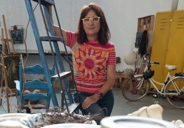 Por la mañana detecta cánceres, por la tarde crea arte: la vida de Juana Ciudad en Salamanca