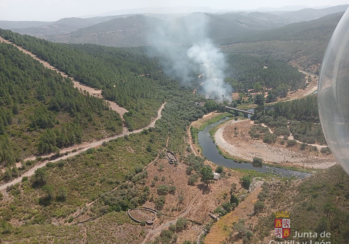 Incendio en Herguijuela de la Sierra
