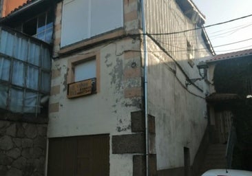 La casa de pueblo en Salamanca lista para entrar a vivir, con tres plantas y vistas a la sierra