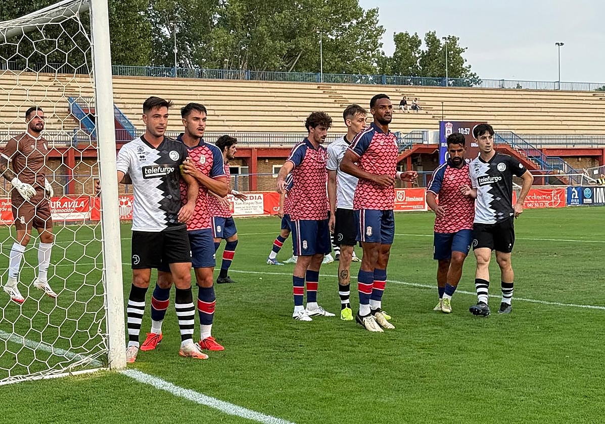 Imagen del partido Real Ávila - Unionistas de Salamanca.
