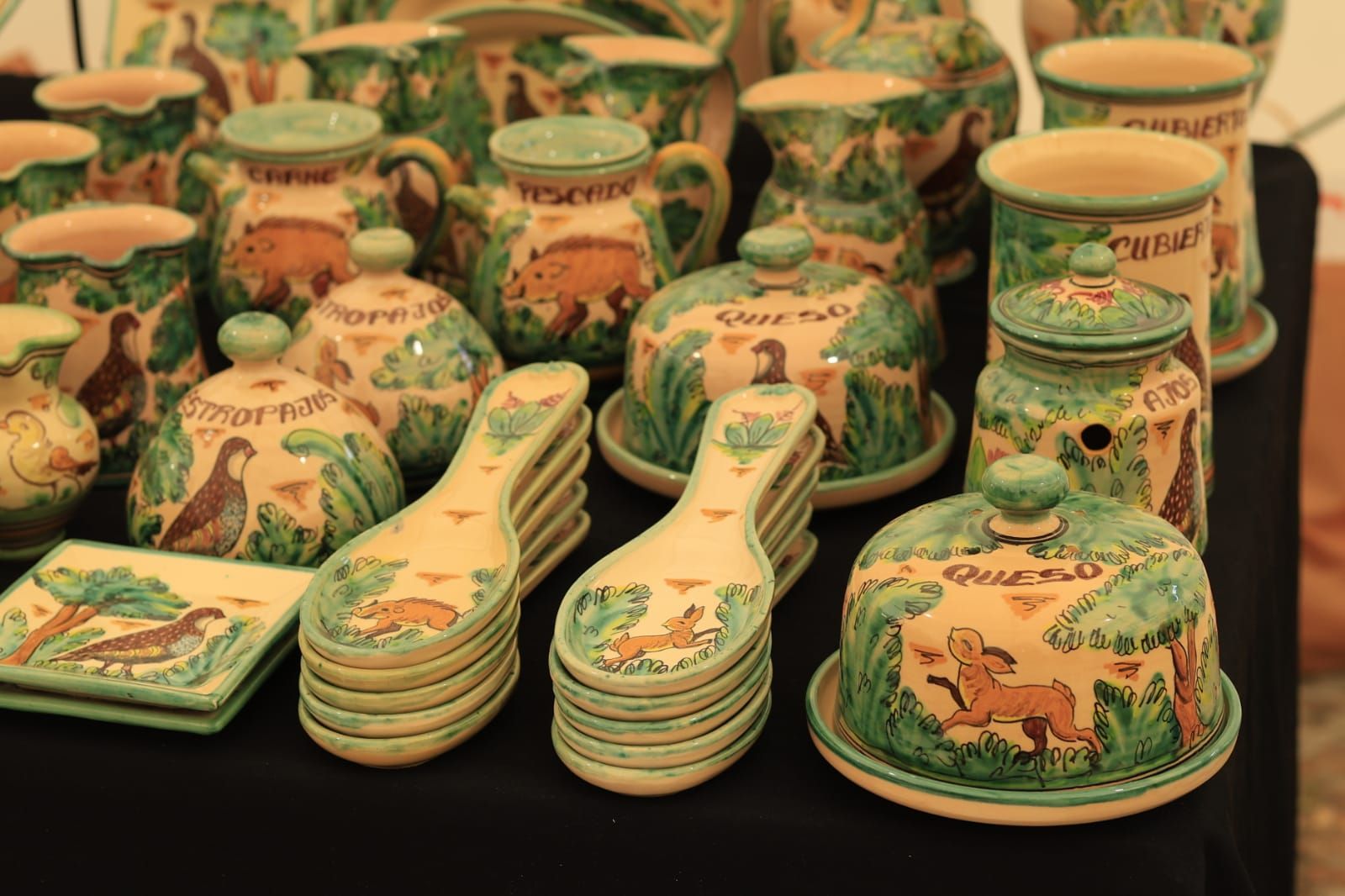 En imagenes, la Feria del Barro de Salamanca