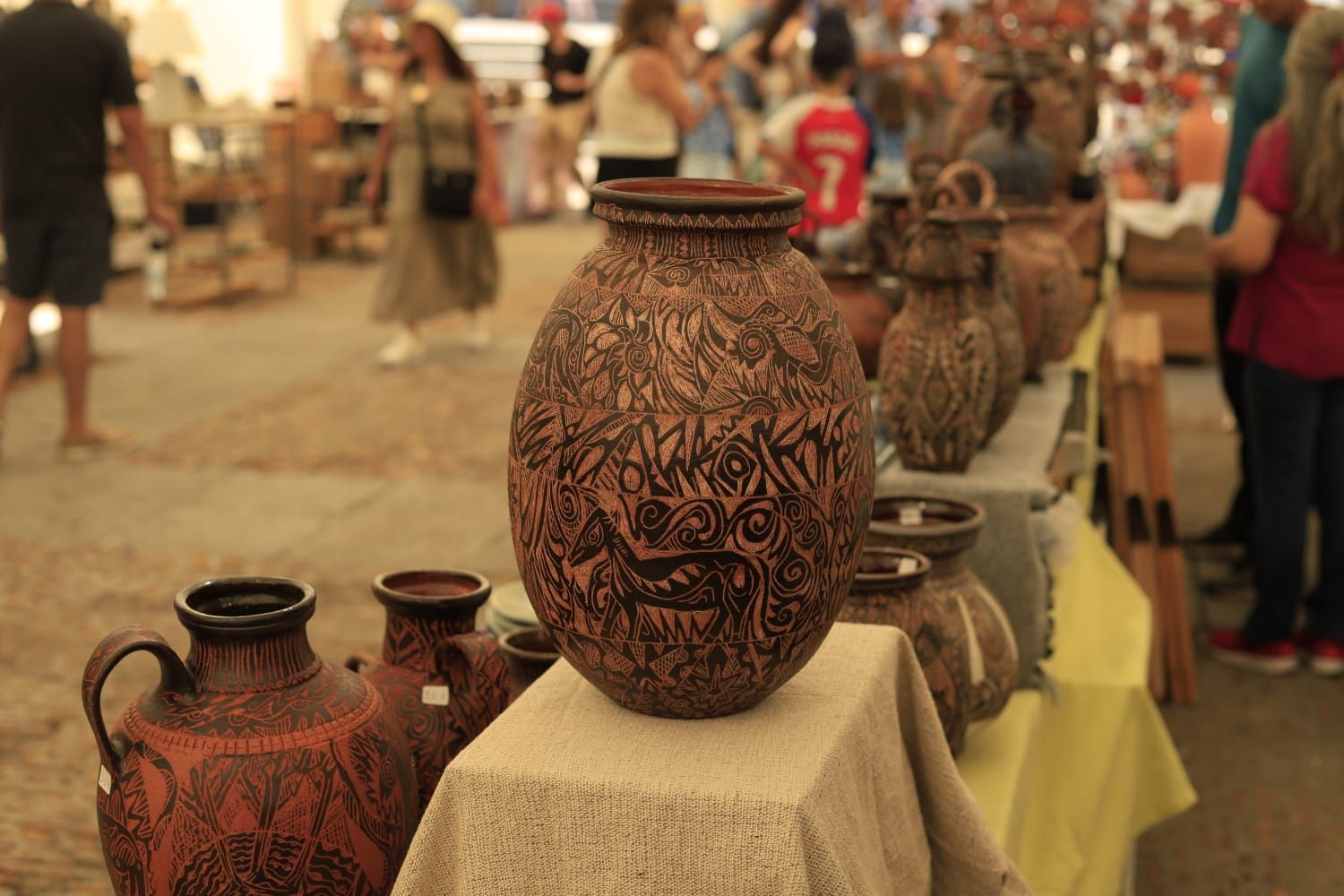 En imagenes, la Feria del Barro de Salamanca