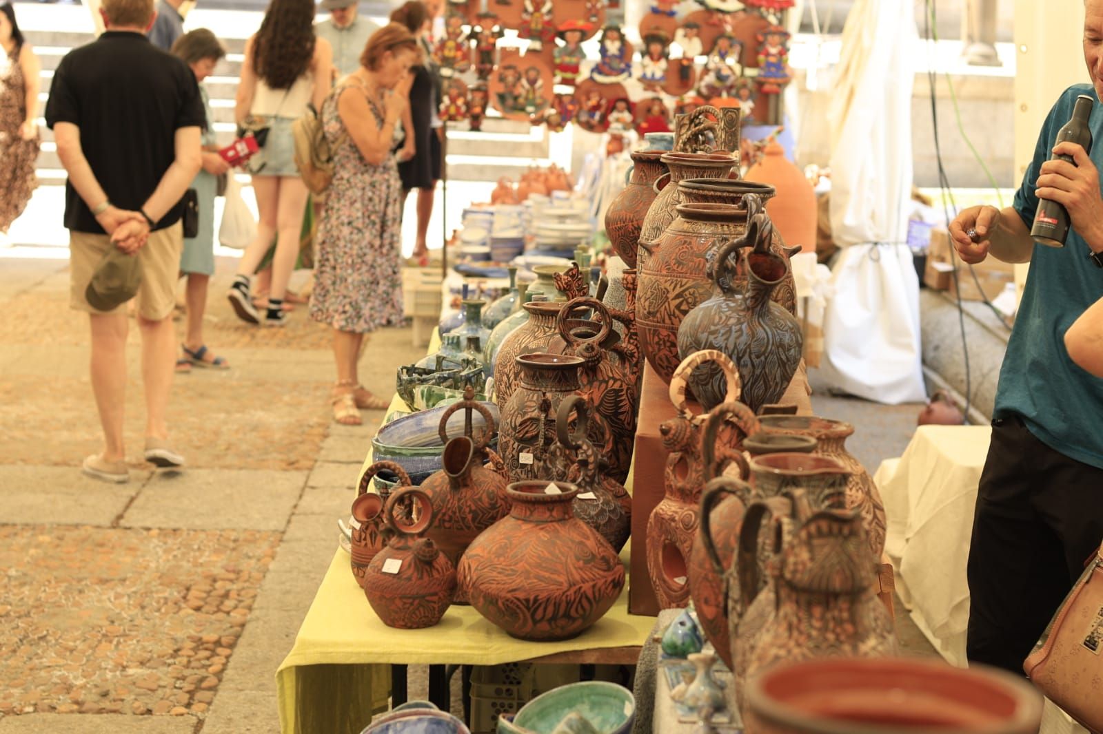 En imagenes, la Feria del Barro de Salamanca