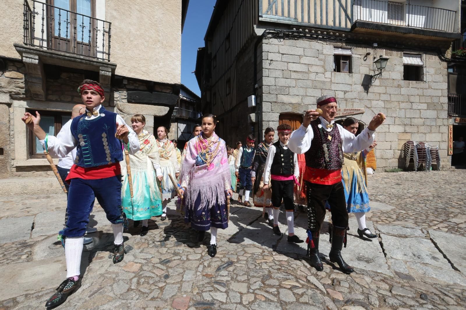La Alberca &#039;con el corazón dividido entre el fuego y el inicio de las fiestas&#039;