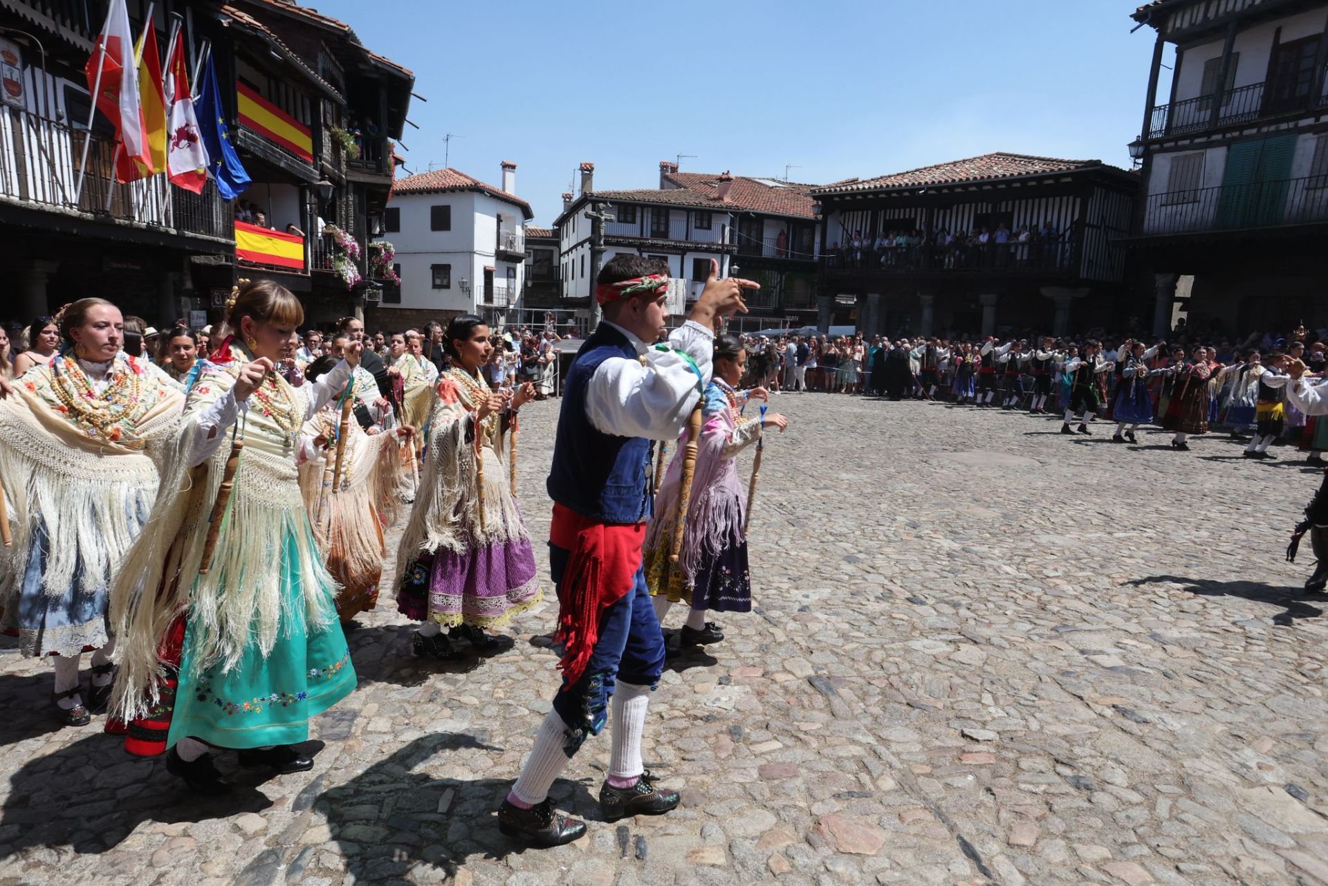 La Alberca &#039;con el corazón dividido entre el fuego y el inicio de las fiestas&#039;