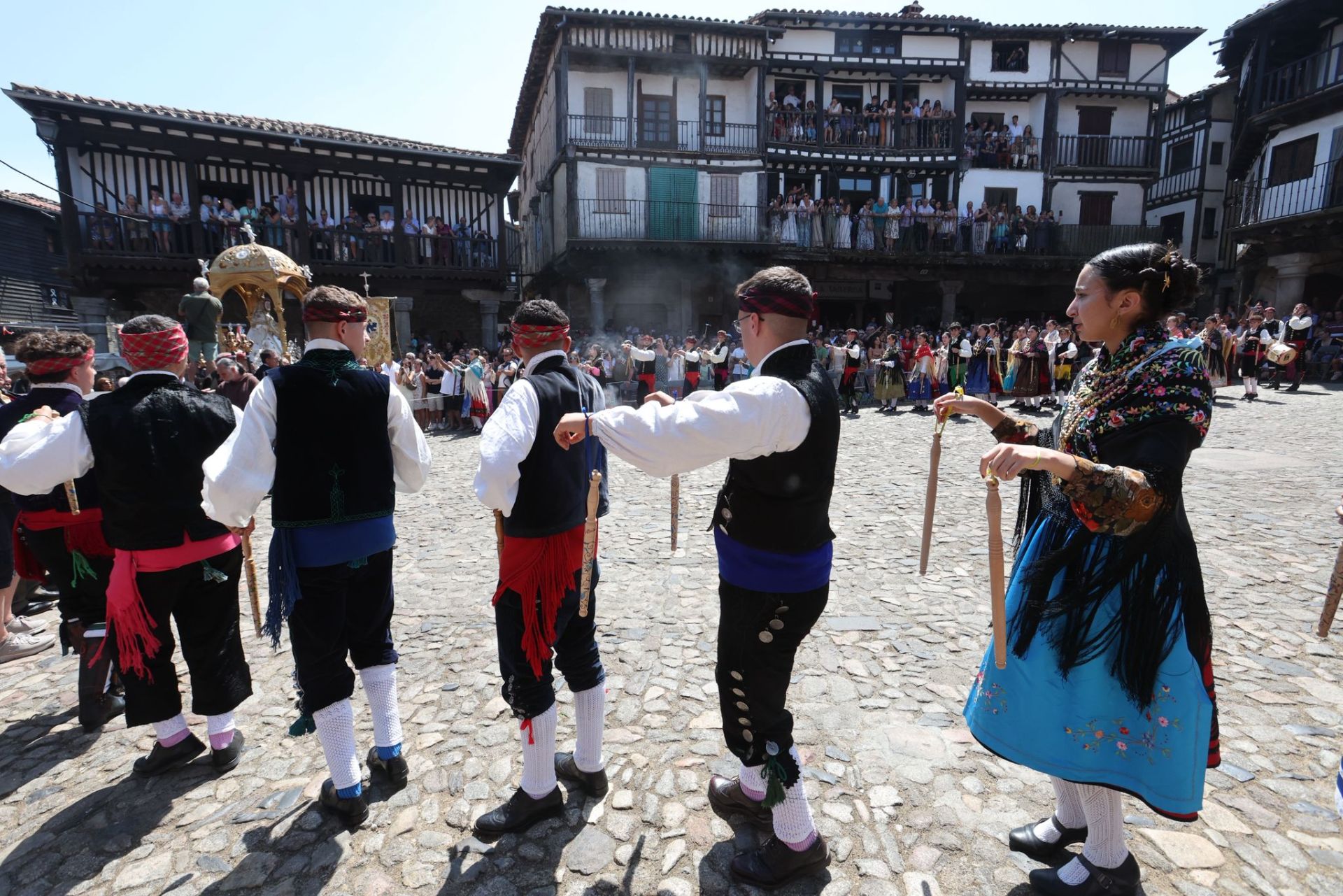 La Alberca &#039;con el corazón dividido entre el fuego y el inicio de las fiestas&#039;