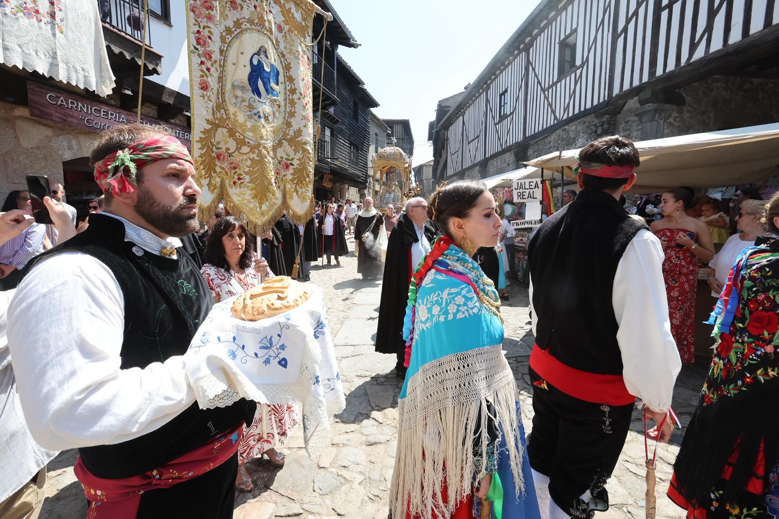 La Alberca &#039;con el corazón dividido entre el fuego y el inicio de las fiestas&#039;