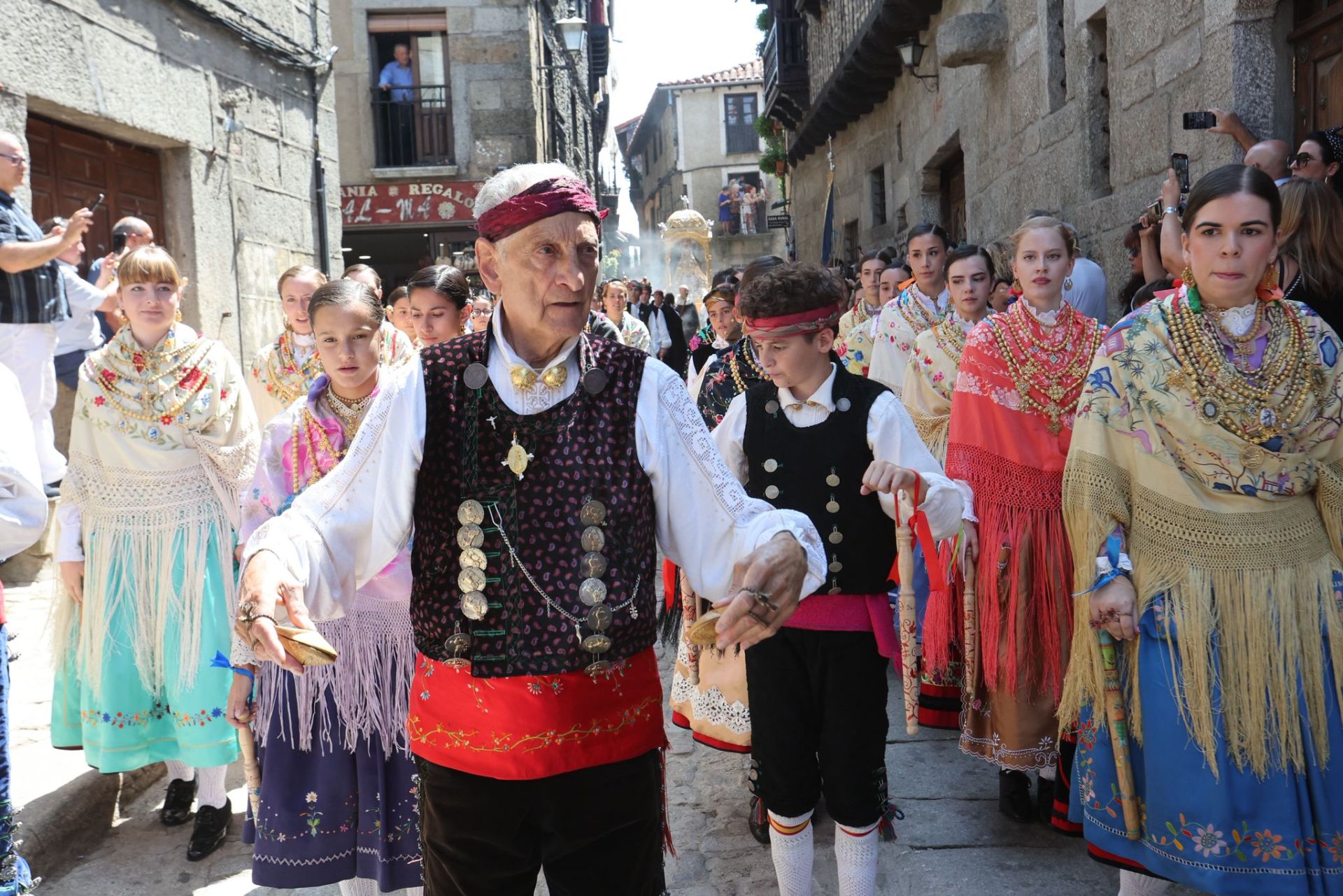 La Alberca &#039;con el corazón dividido entre el fuego y el inicio de las fiestas&#039;