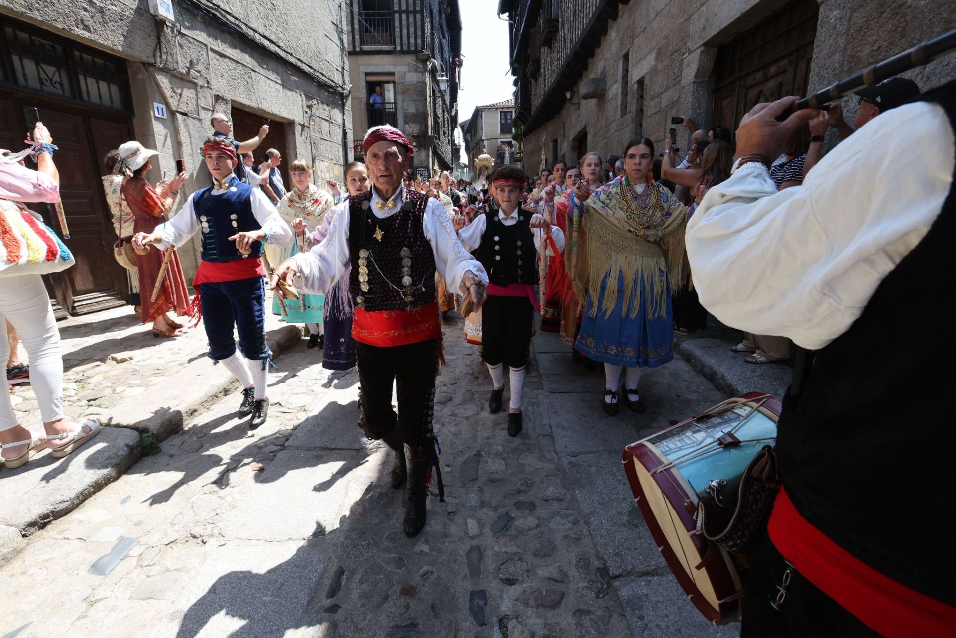 La Alberca &#039;con el corazón dividido entre el fuego y el inicio de las fiestas&#039;