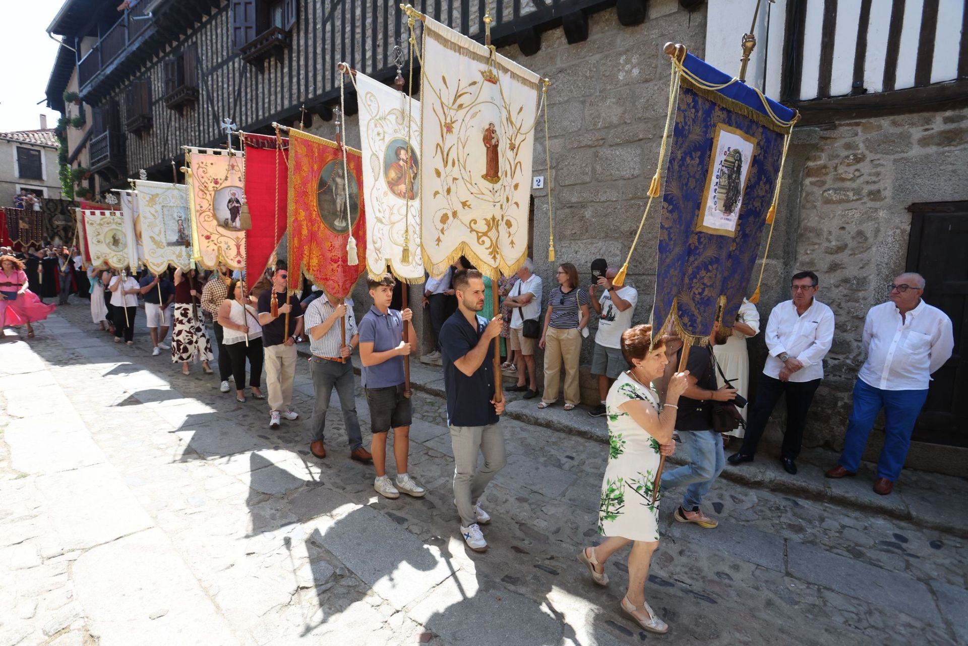 La Alberca &#039;con el corazón dividido entre el fuego y el inicio de las fiestas&#039;
