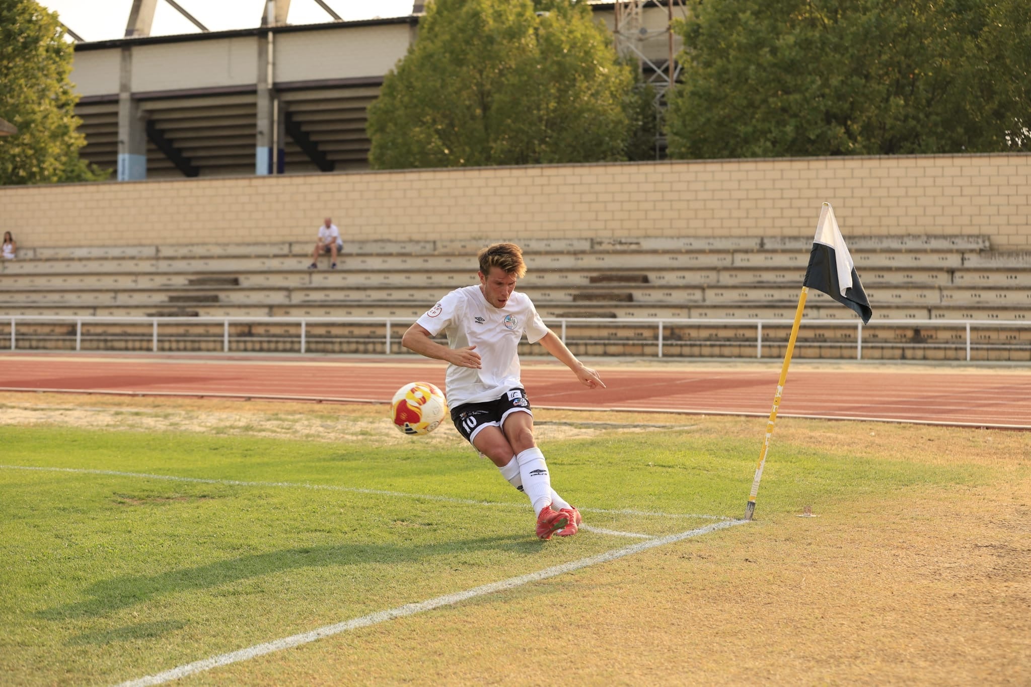 El derbi entre el Salamanca UDS y el Santa Marta, en imágenes