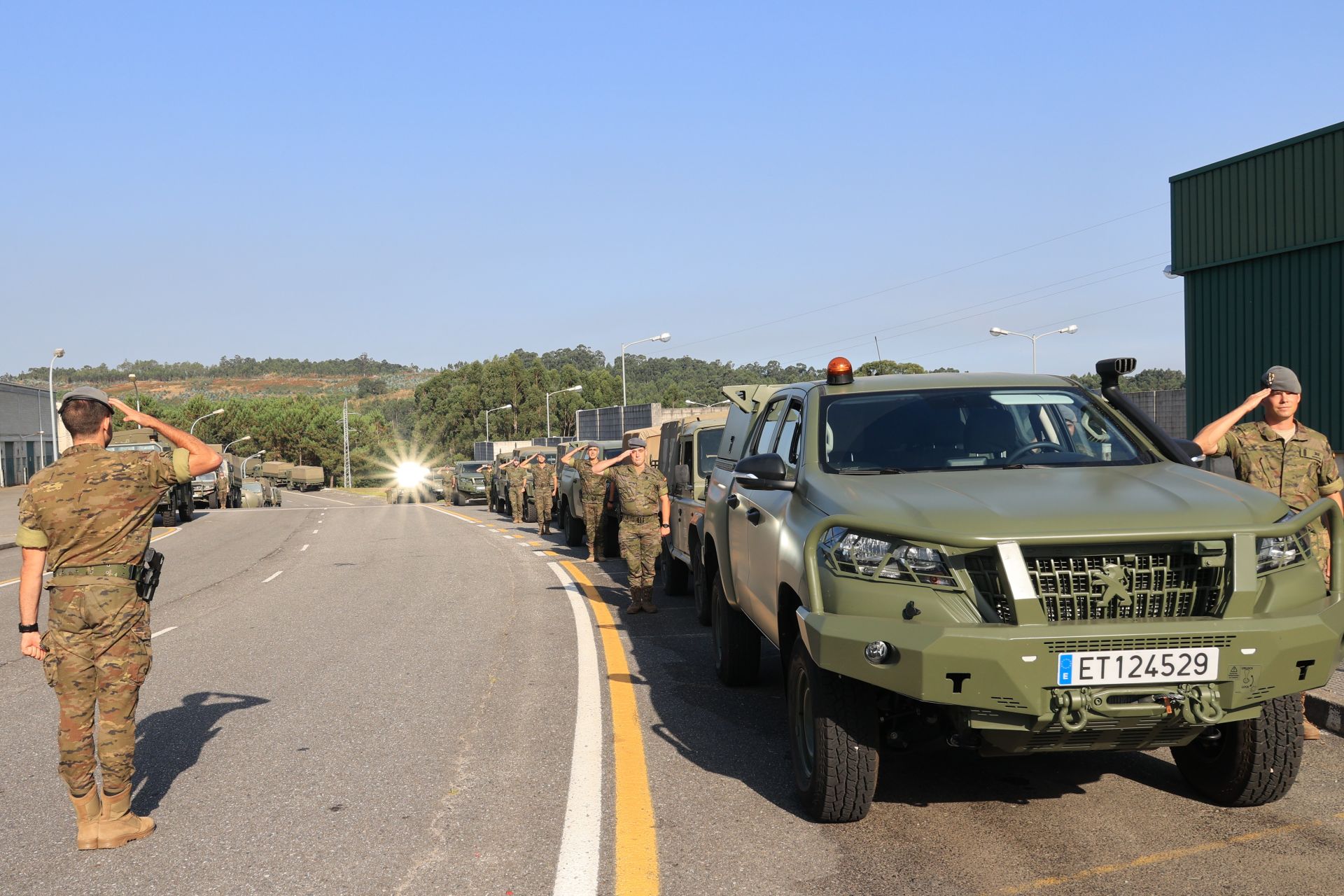 Contingente que la Armada ha desplegado por los incendios.