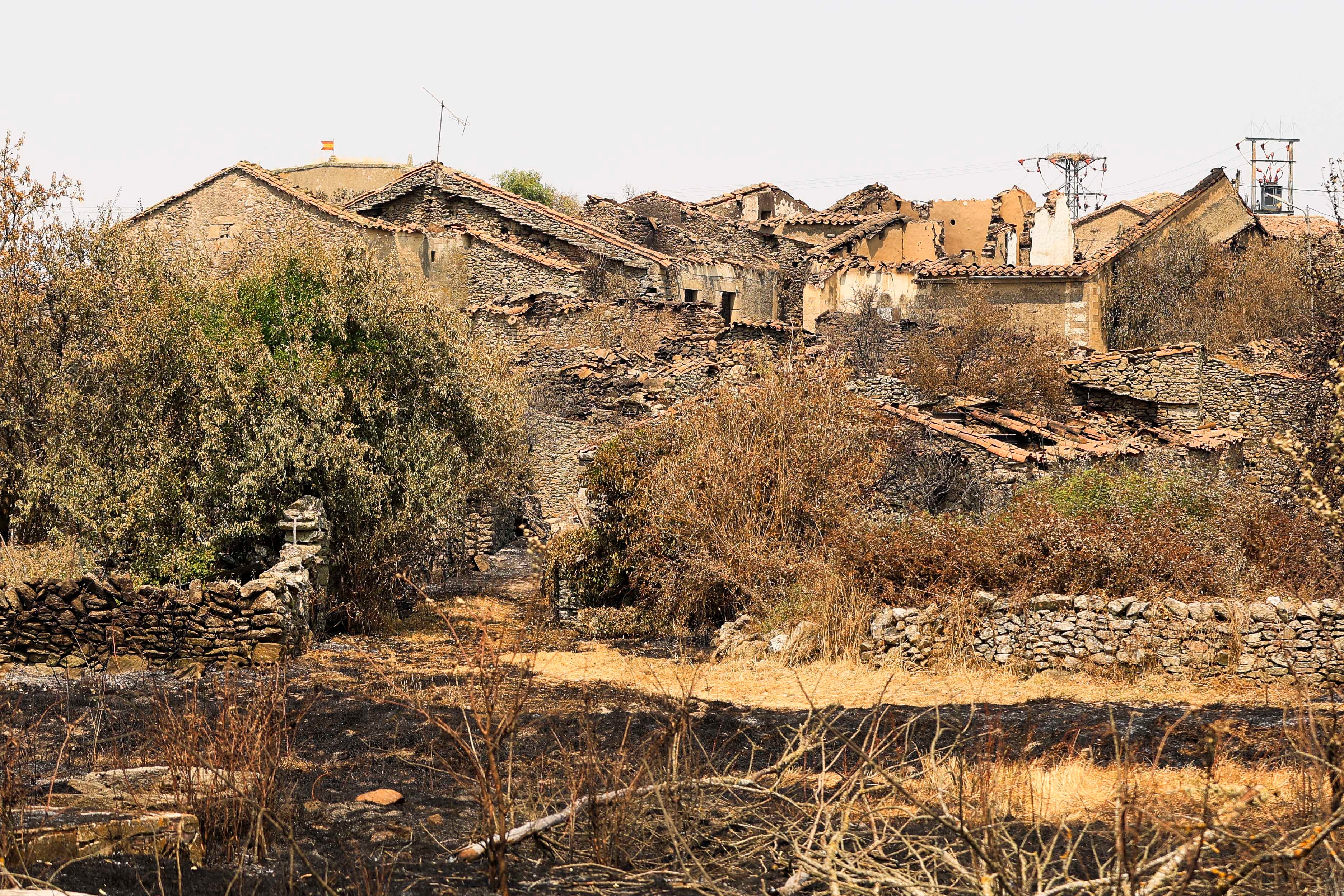 En imágenes, el rastro negro del mayor incendio de la provincia de Salamanca