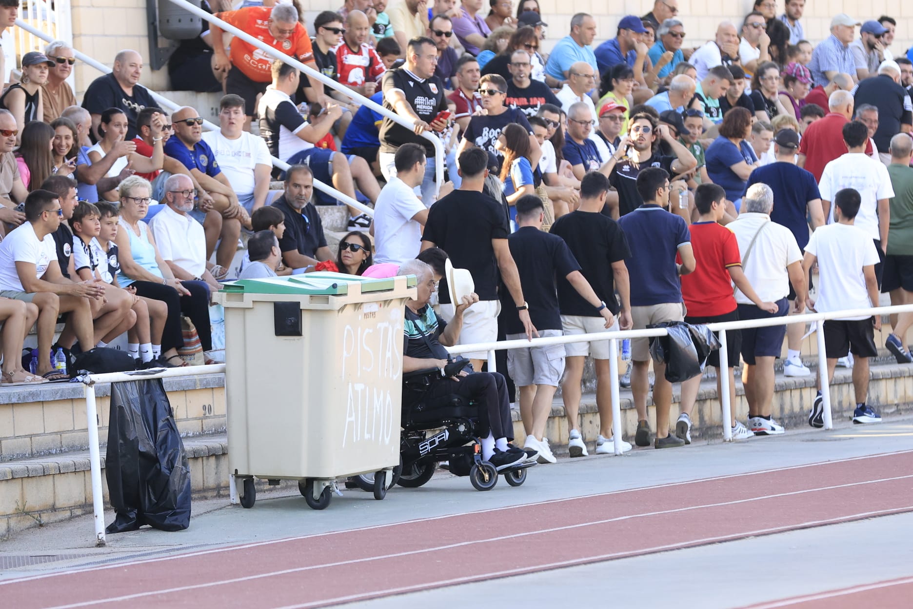 En imágenes, el partido entre Unionistas y el Mérida que honra a la extinta UDS