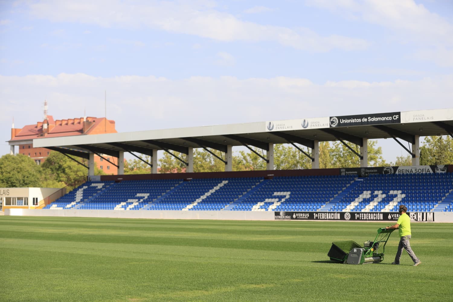 Así está el césped del Reina Sofía a cinco días para el comienzo de temporada