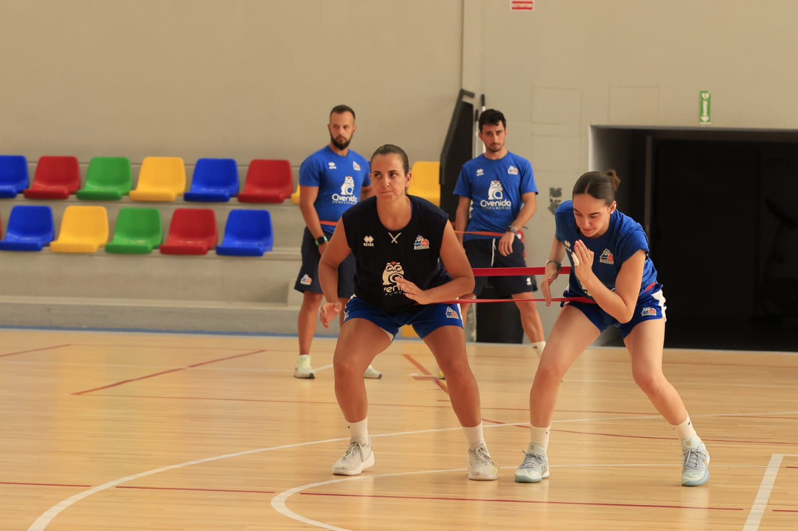 El primer entrenamiento de la temporada de Perfumerías Avenida, en imágenes