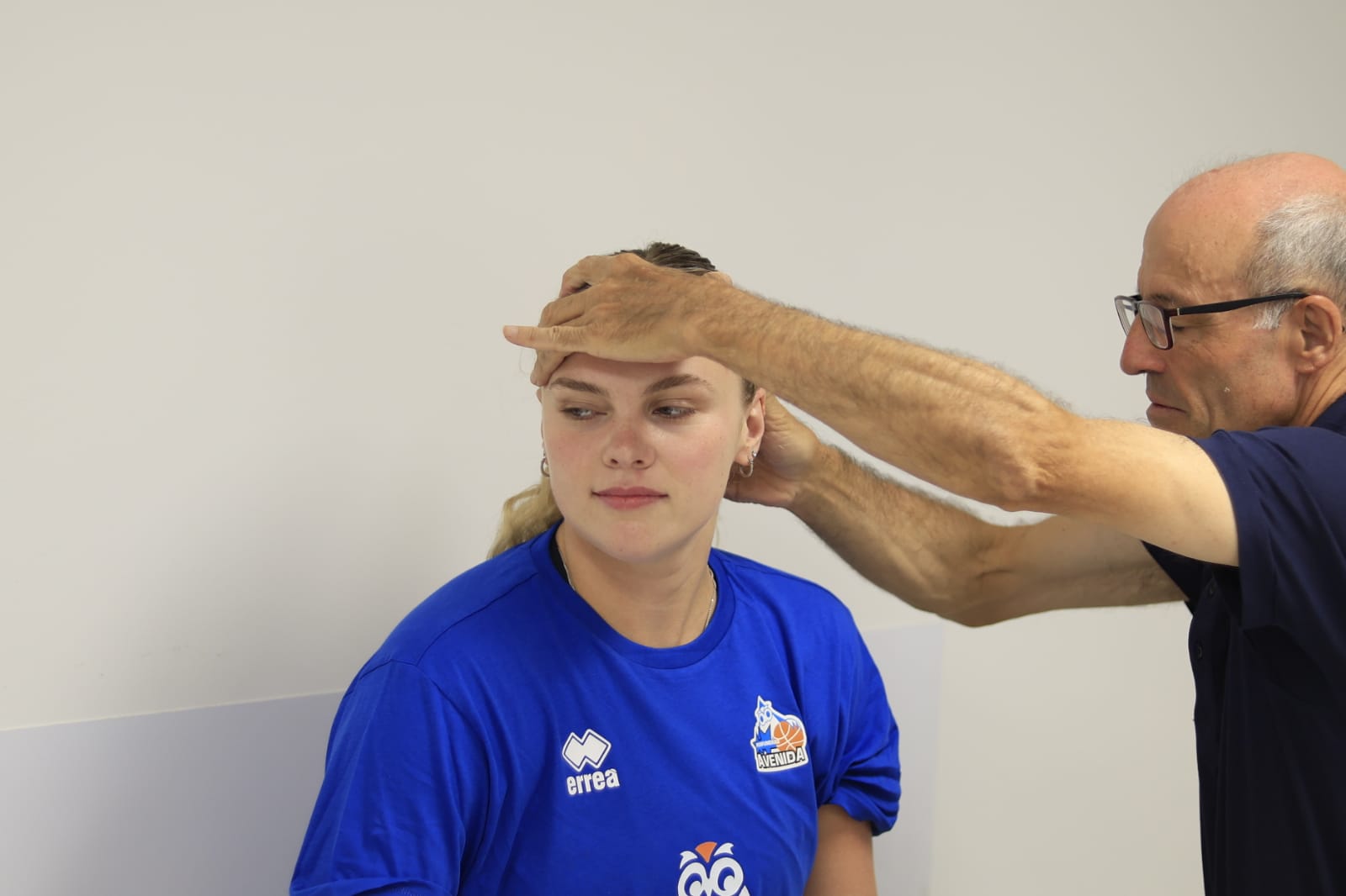 Perfumerías Avenida pasa su primer compromiso: el reconocimiento médico