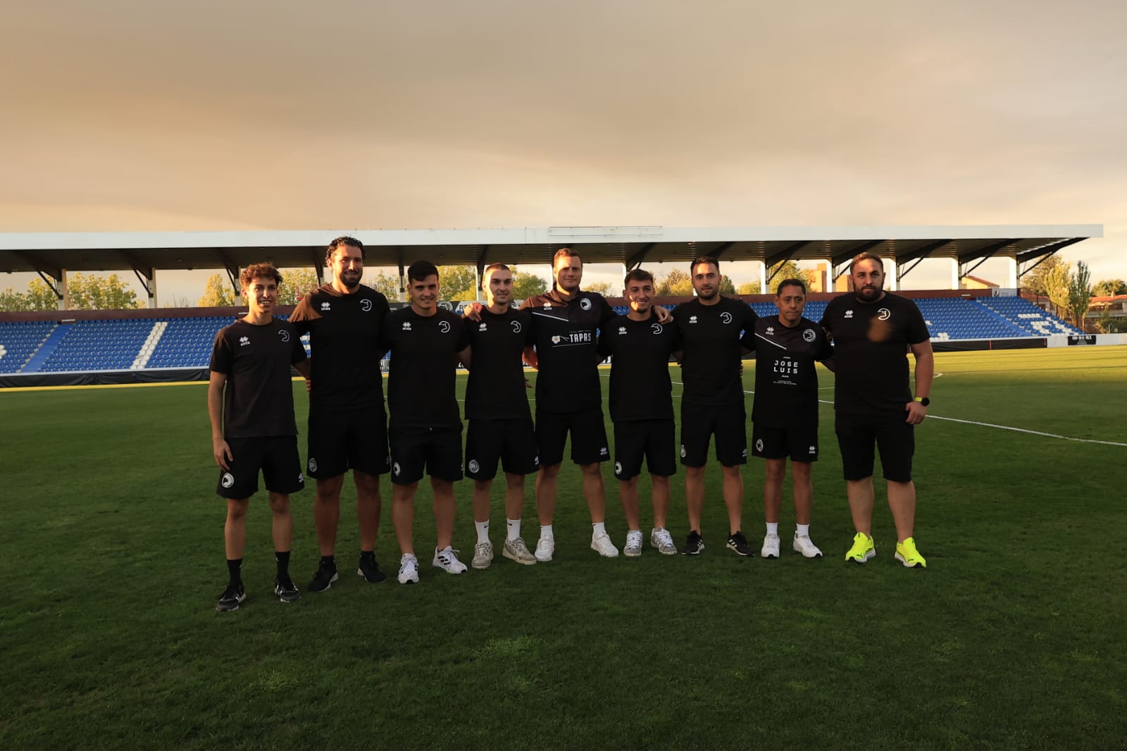 Unionistas se presenta al ocaso y en familia en el Reina Sofía