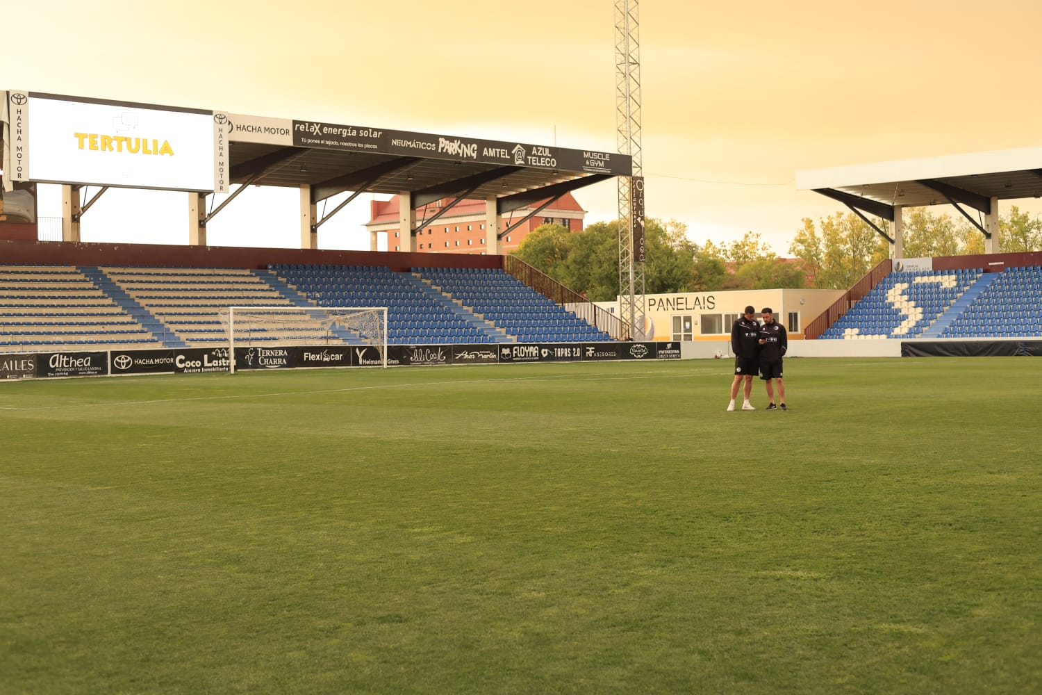 Unionistas se presenta al ocaso y en familia en el Reina Sofía