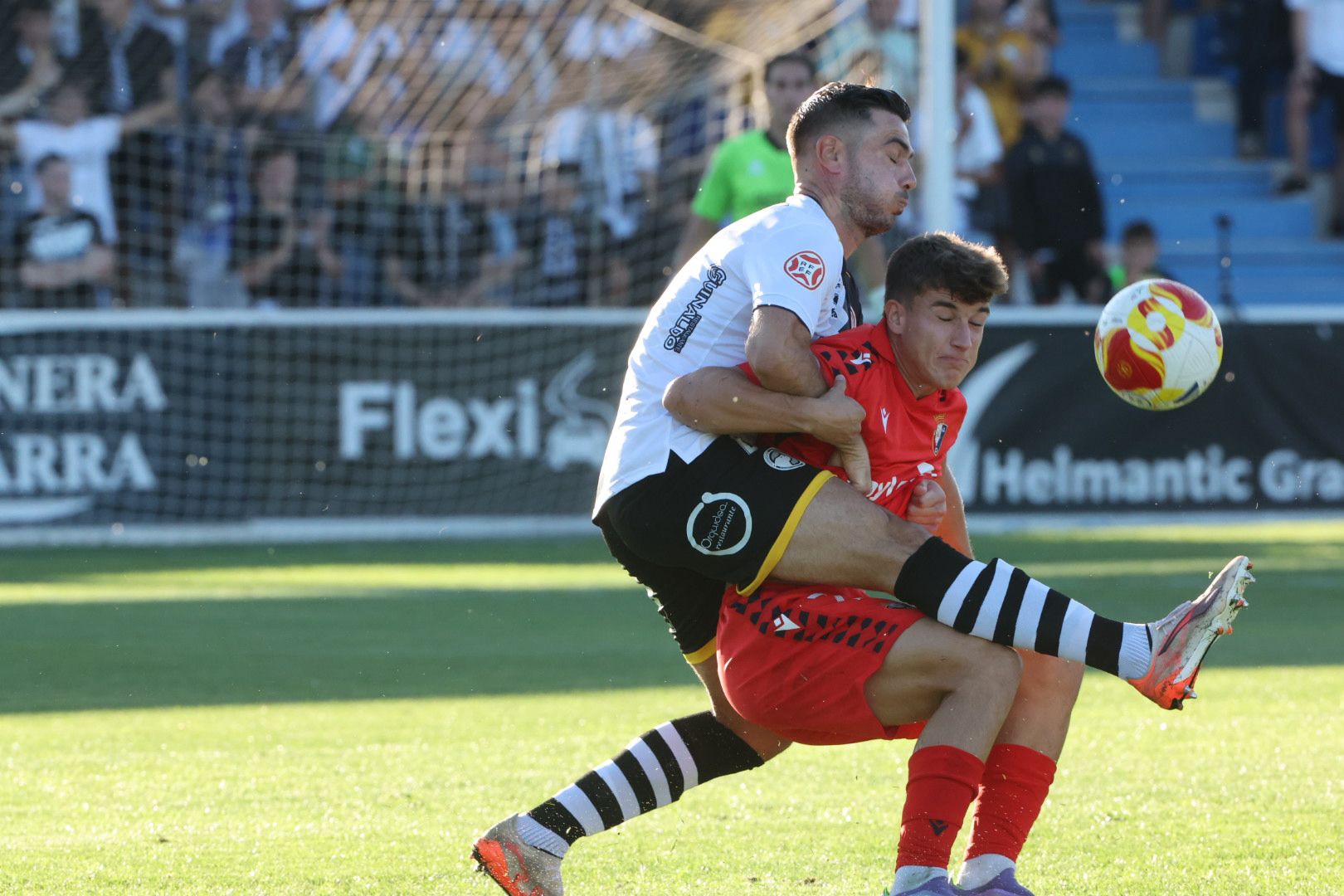 El debut ligero de Unionistas con 3.000 personas en el Reina Sofía
