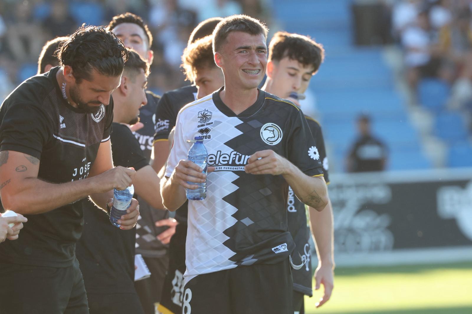 El debut ligero de Unionistas con 3.000 personas en el Reina Sofía