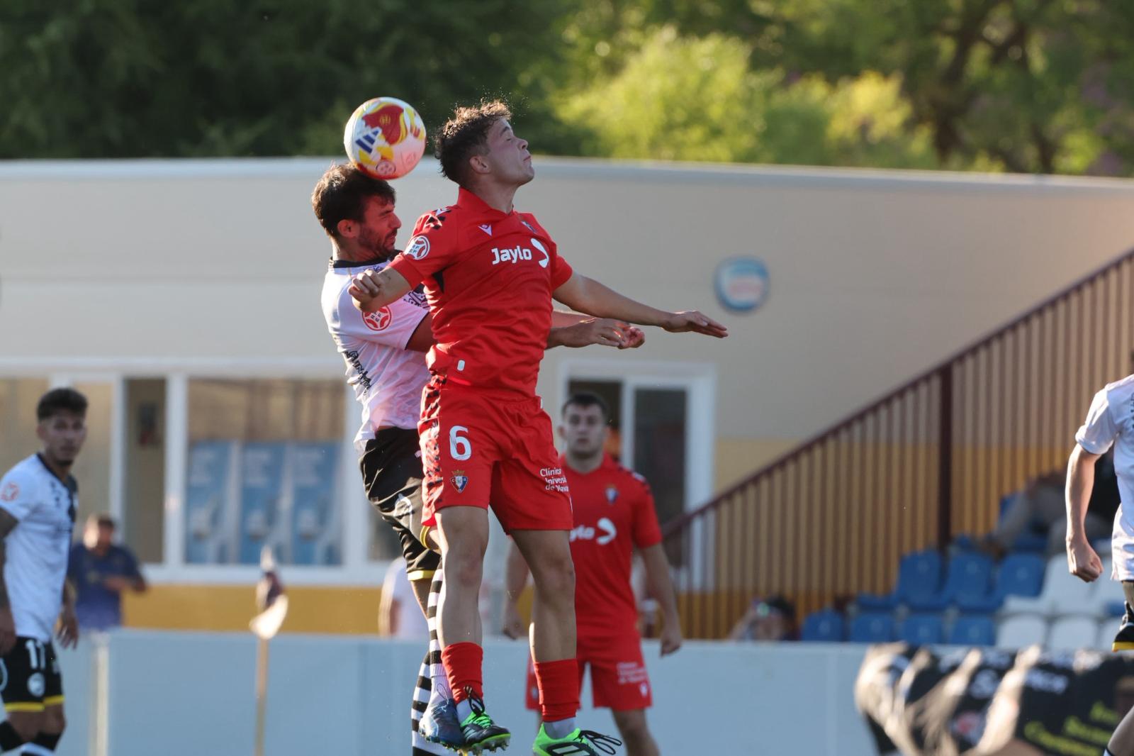 El debut ligero de Unionistas con 3.000 personas en el Reina Sofía
