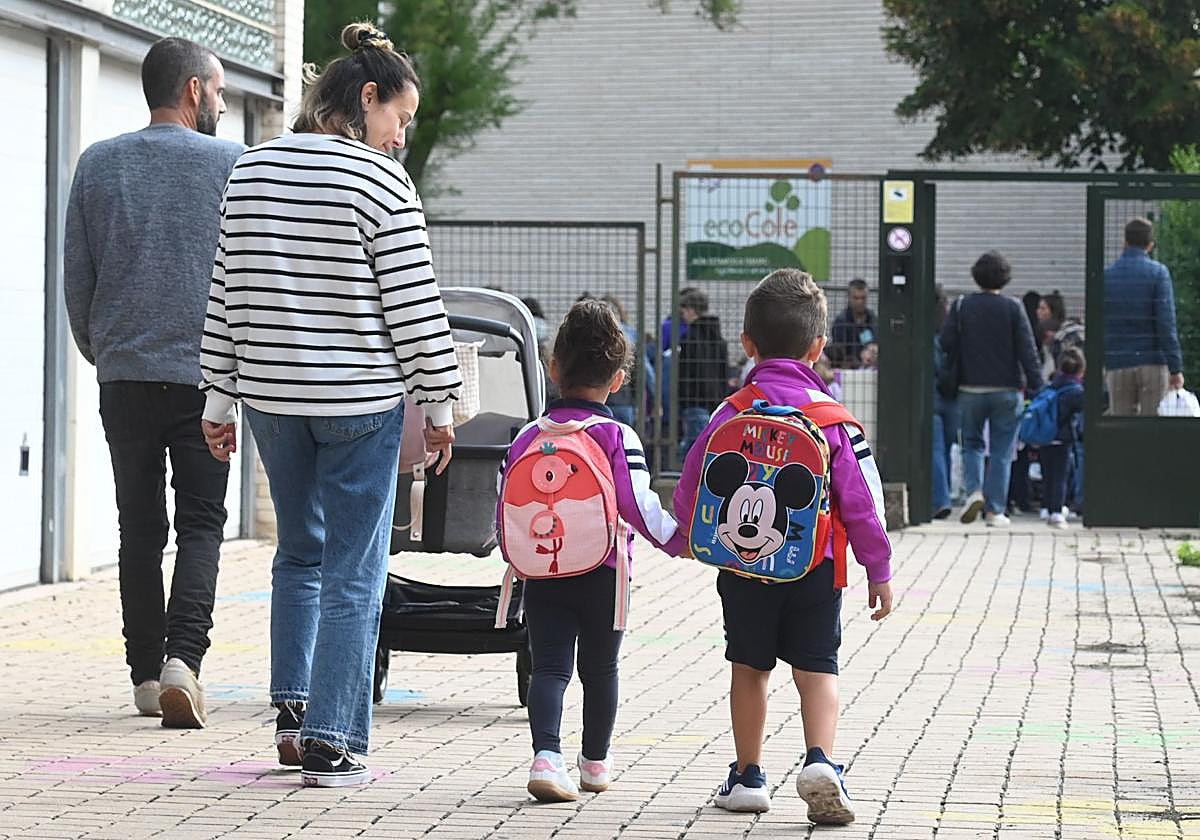 Alumnos de Infantil, los primeros en regresar a las aulas.