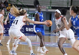 Encuentro entre el Perfumerías Avenida y el Ensino Lugo.