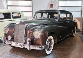 El Mercedes-Benz 300C 'Adenauer'.