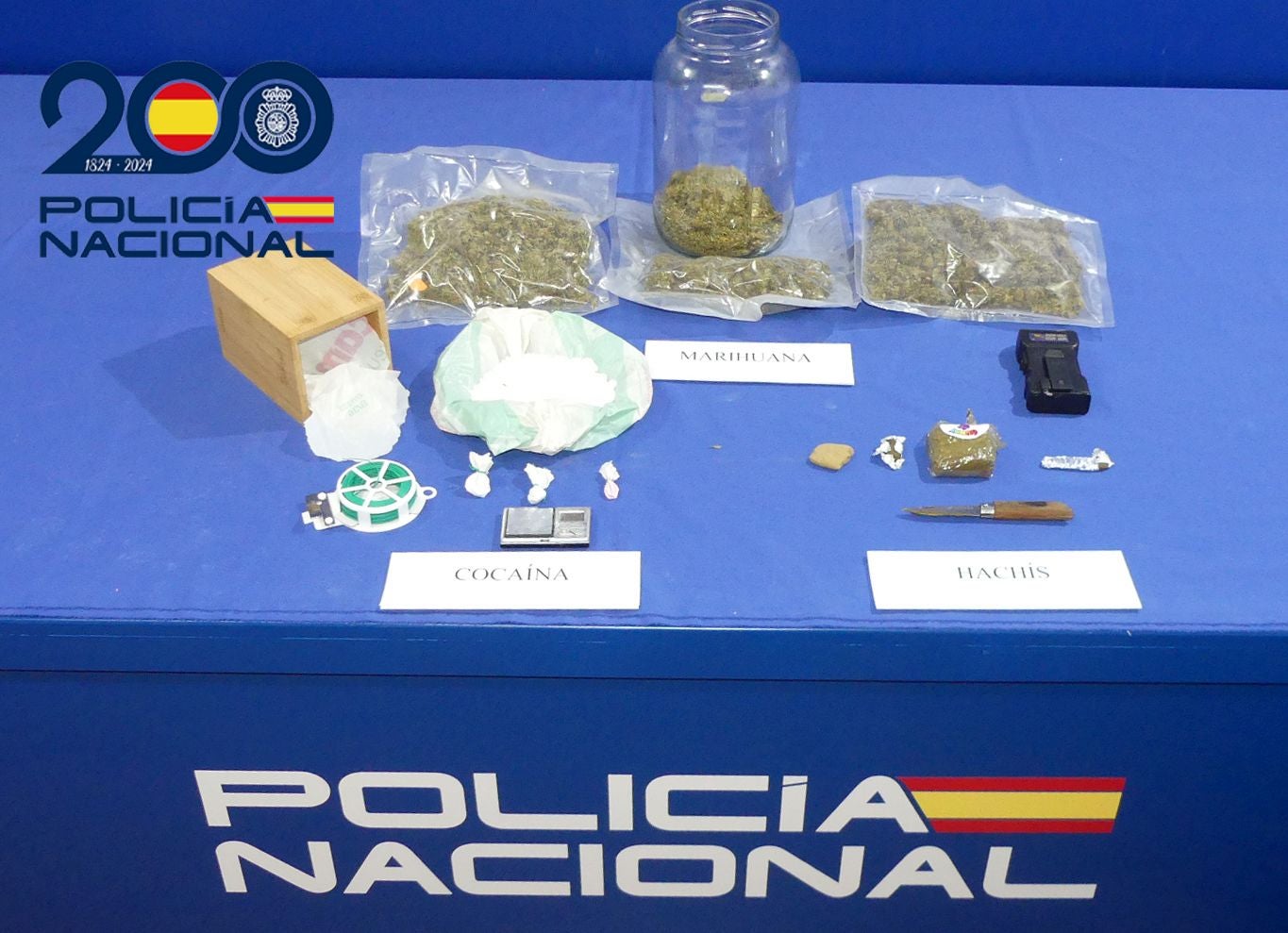 Objetos requisados en el registro del piso.