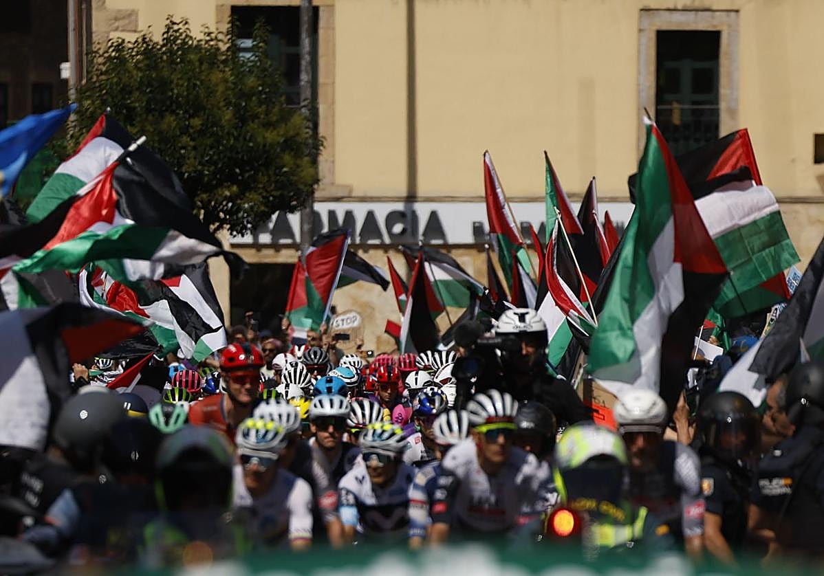 Nuevas protestas este sábado al paso de la carrera por Asturias.