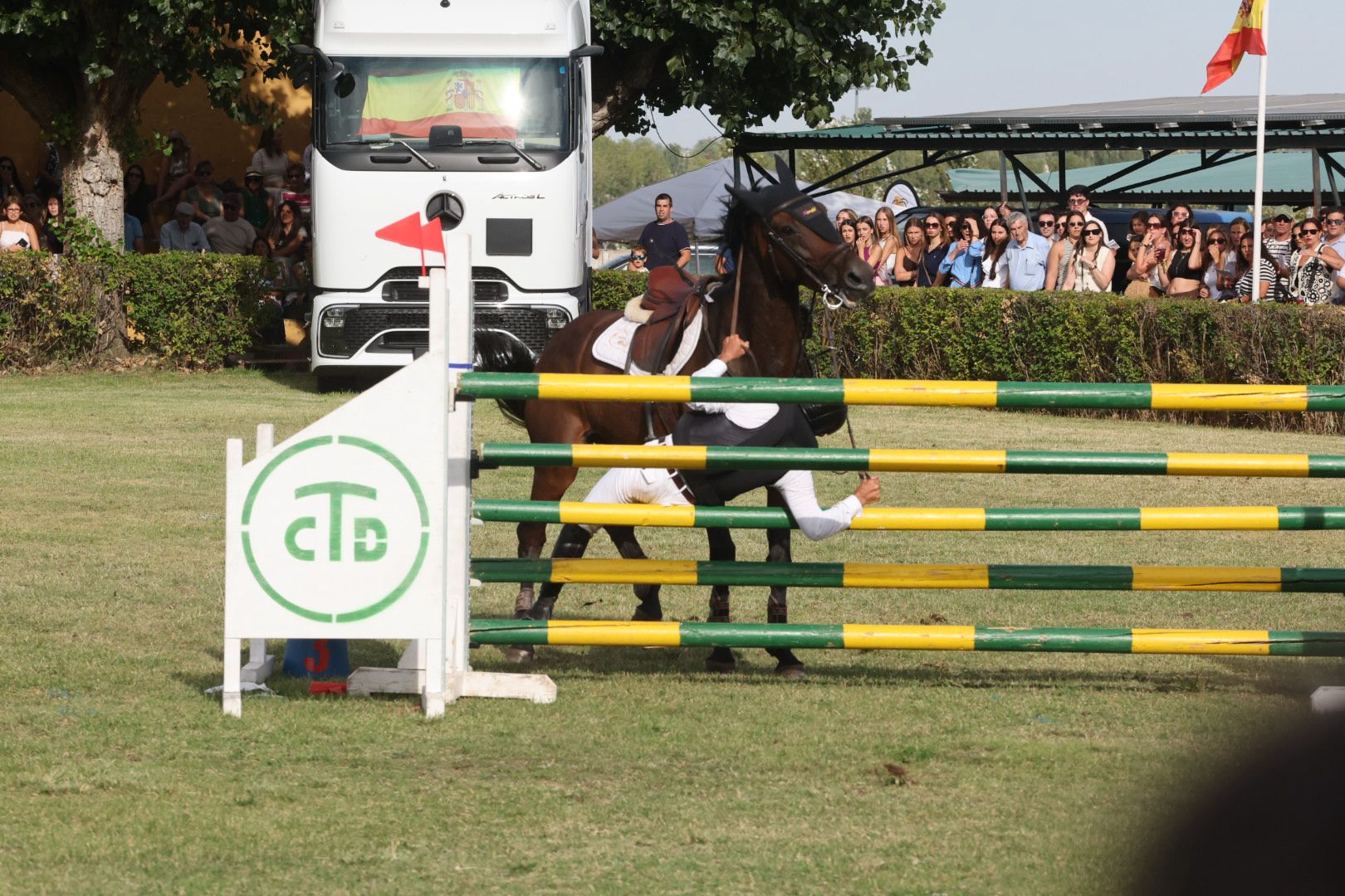 El Concurso Hípico de Salamanca vive su segunda jornada con saltos de altura y una gran expectación