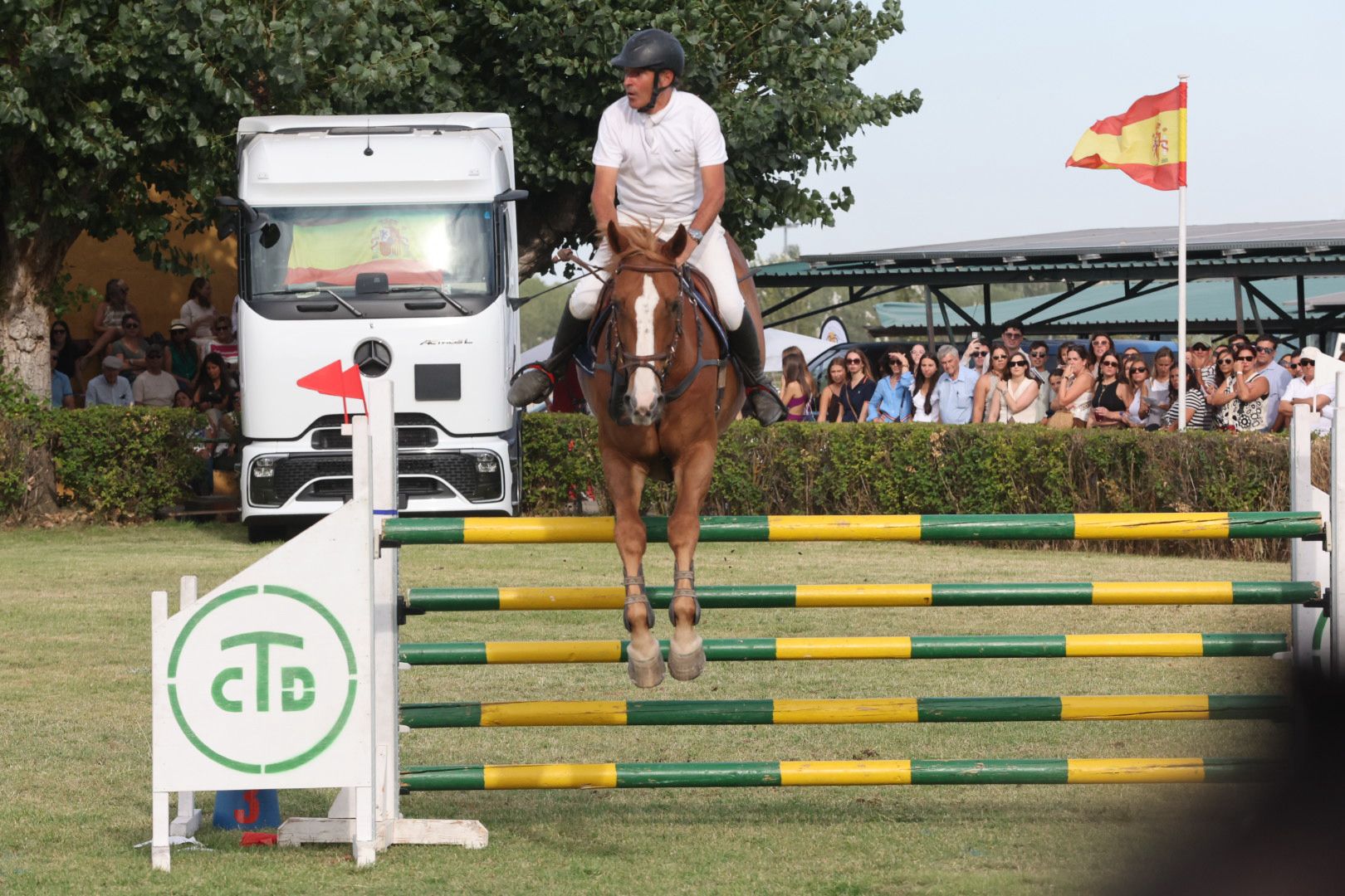 El Concurso Hípico de Salamanca vive su segunda jornada con saltos de altura y una gran expectación
