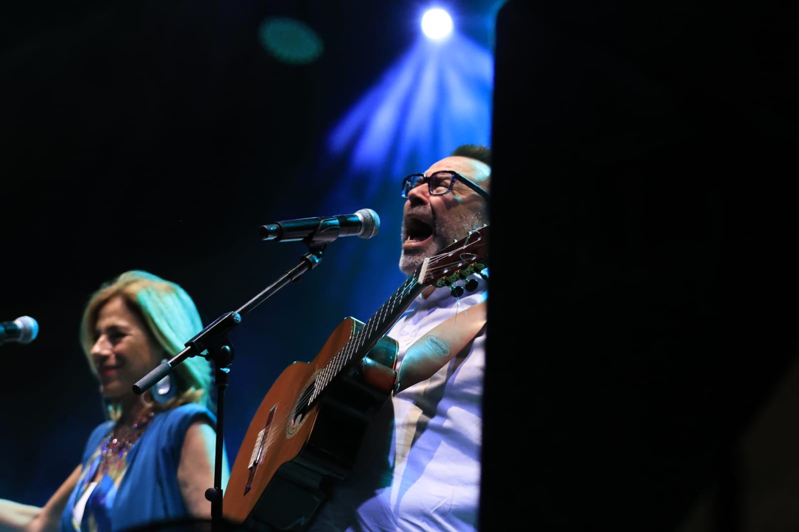 Fiesta flamenca en una Plaza Mayor a rebosar con Siempre Así