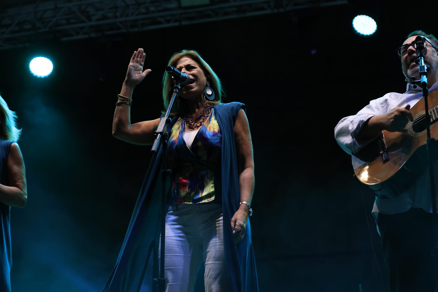Fiesta flamenca en una Plaza Mayor a rebosar con Siempre Así