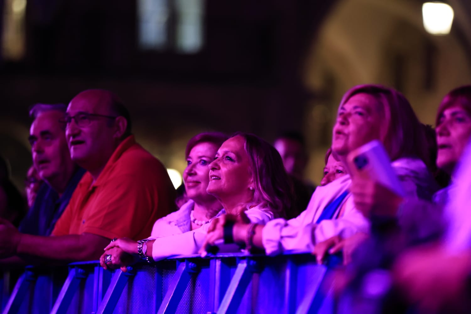 Fiesta flamenca en una Plaza Mayor a rebosar con Siempre Así
