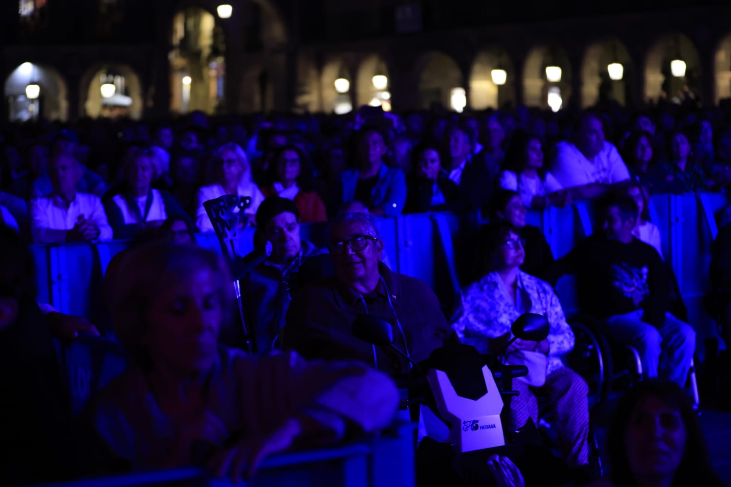 Fiesta flamenca en una Plaza Mayor a rebosar con Siempre Así
