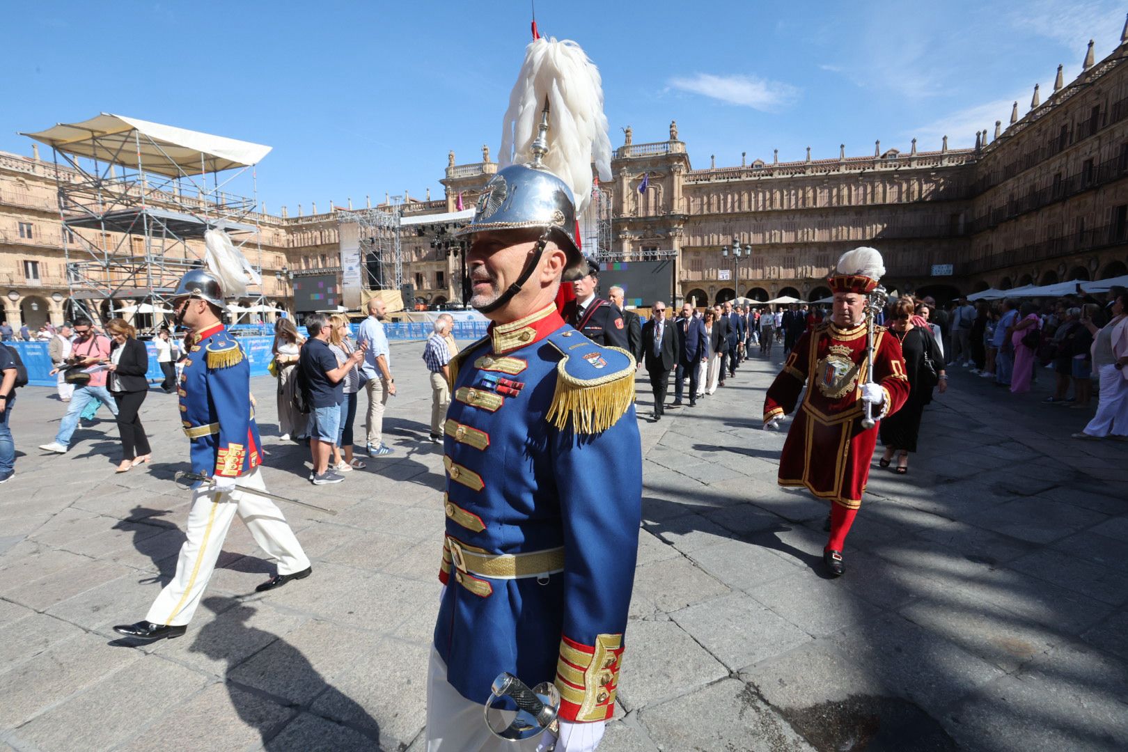 Pleno de autoridades en la tradicional misa de la Virgen de la Vega