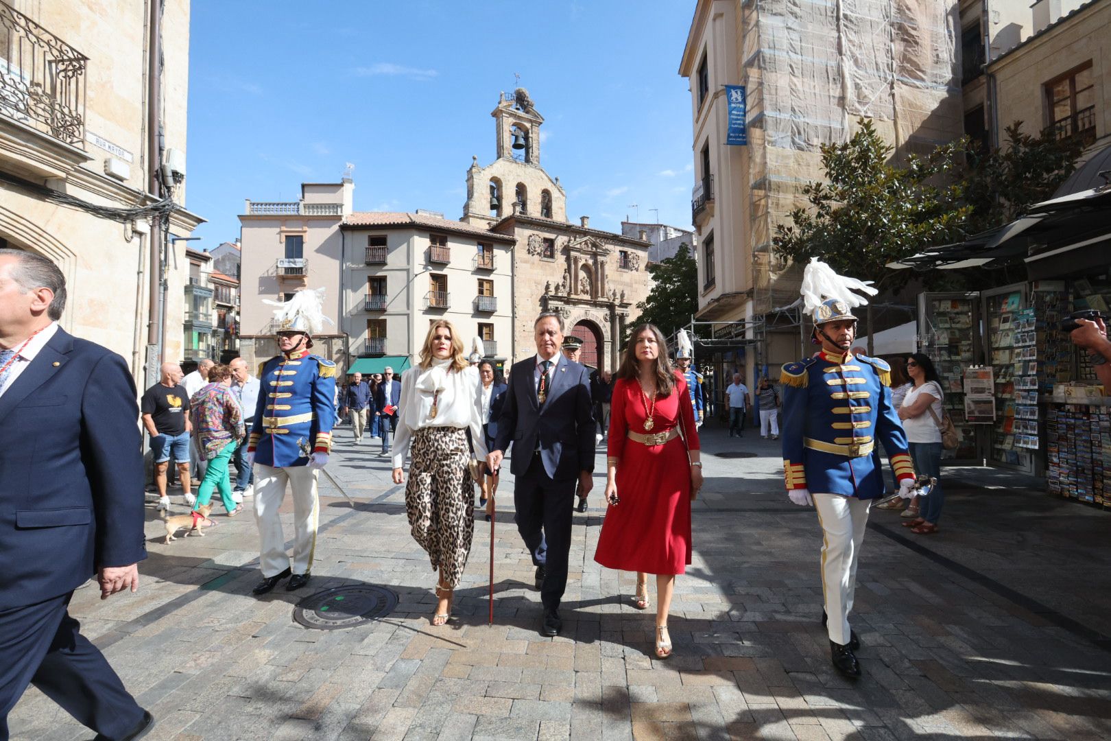 Pleno de autoridades en la tradicional misa de la Virgen de la Vega