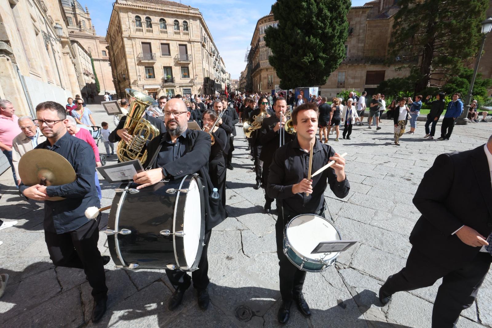 Pleno de autoridades en la tradicional misa de la Virgen de la Vega