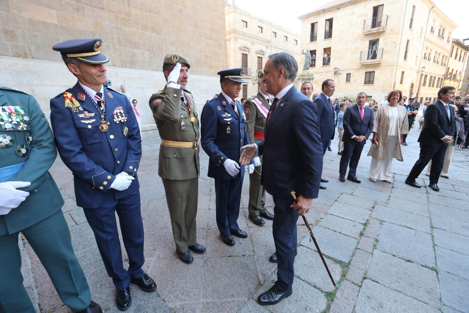 Pleno de autoridades en la tradicional misa de la Virgen de la Vega