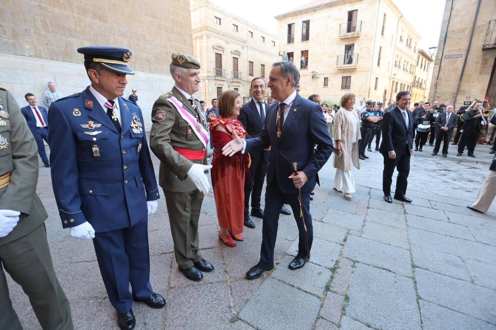 Pleno de autoridades en la tradicional misa de la Virgen de la Vega