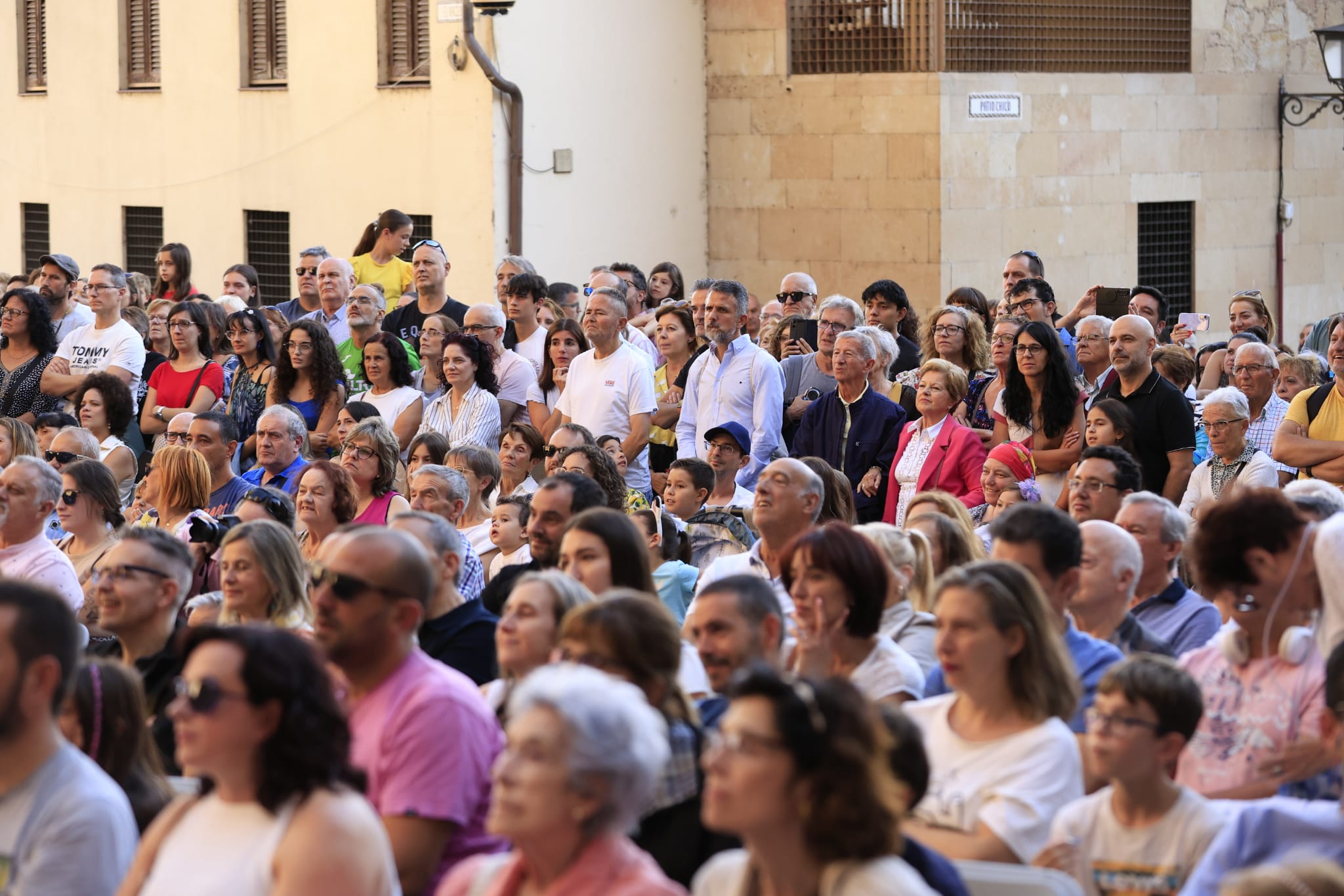 Acrobacias y saltos imposibles en un Patio Chico a reventar