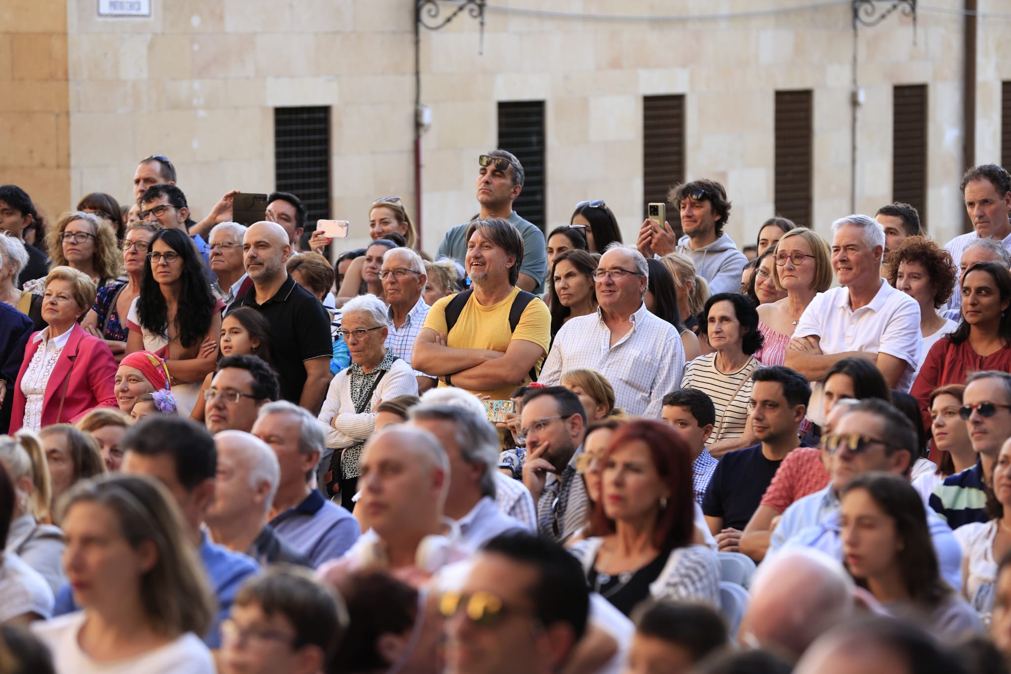 Acrobacias y saltos imposibles en un Patio Chico a reventar