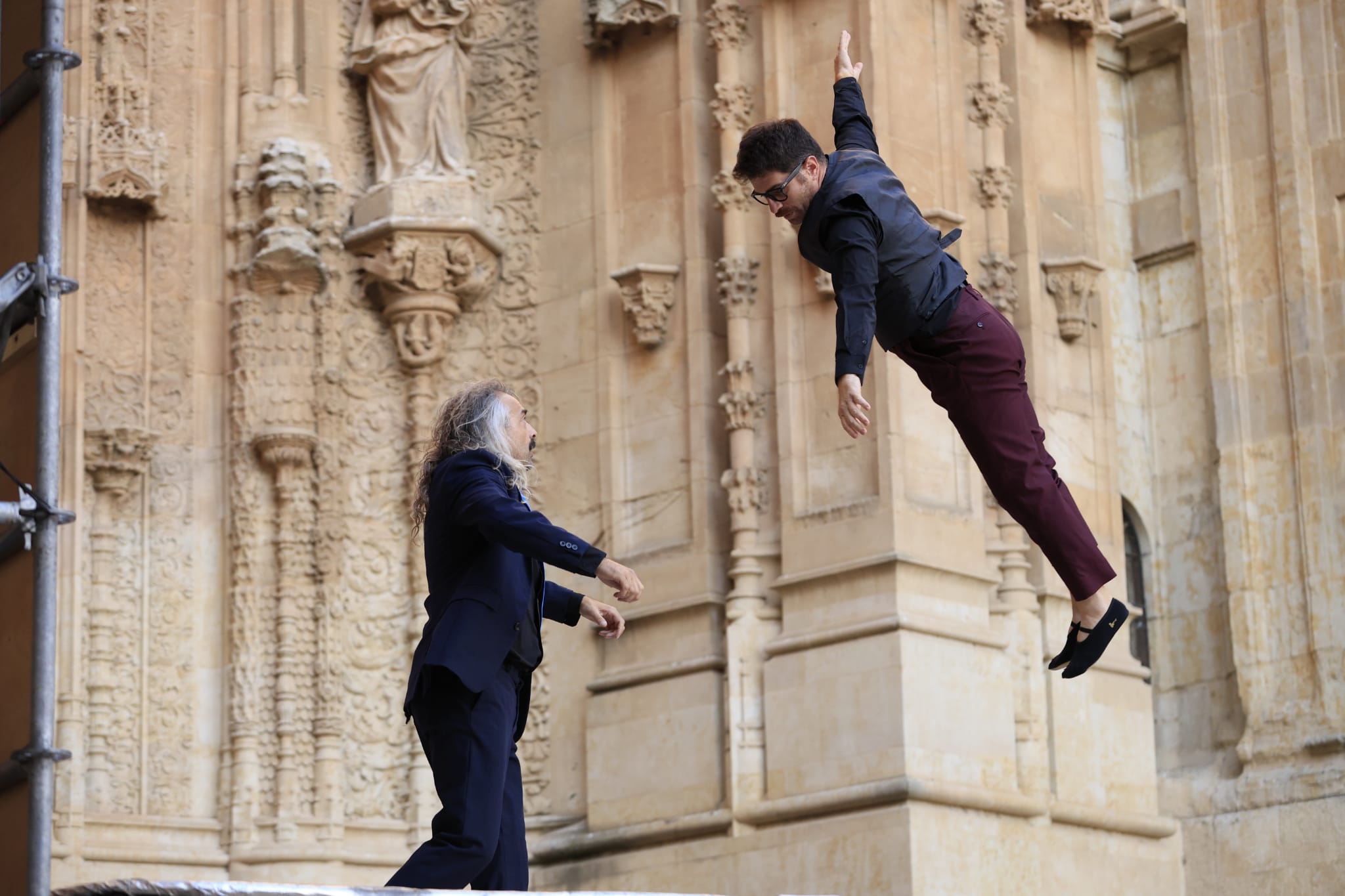 Acrobacias y saltos imposibles en un Patio Chico a reventar