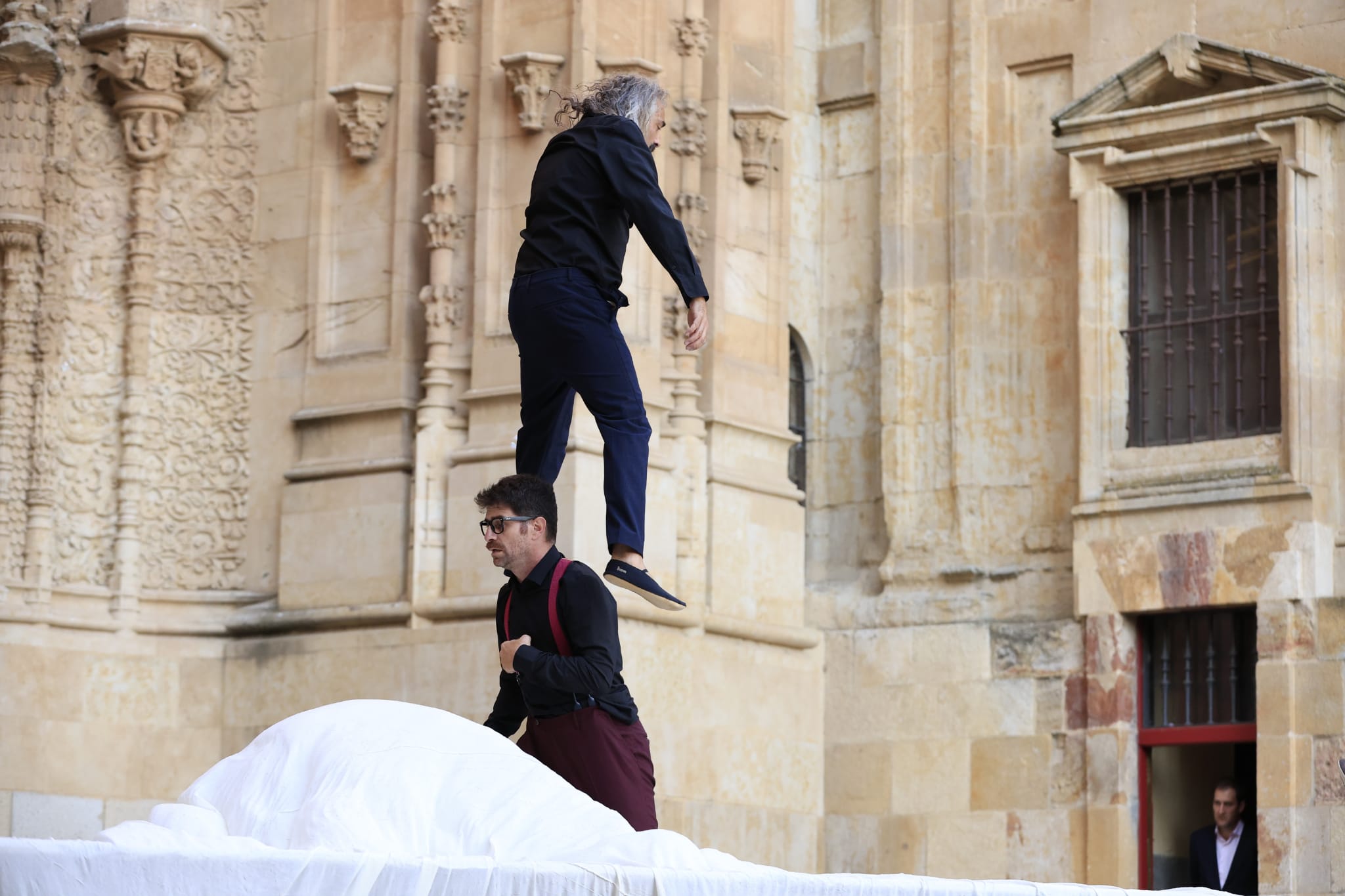 Acrobacias y saltos imposibles en un Patio Chico a reventar